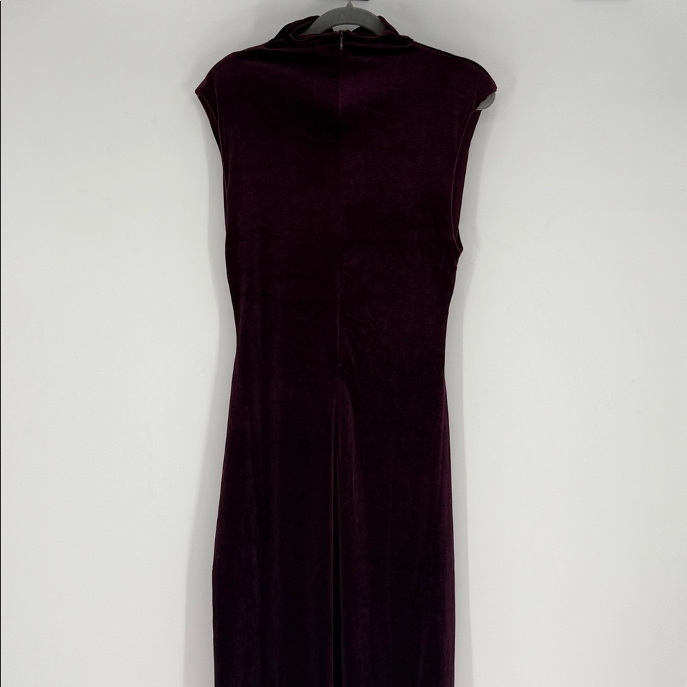 Club L London LONG BURGUNDY VELVET DRESS WITH HIGH NECK AND SIDE SLIPPING size 8 - Picture 11 of 15